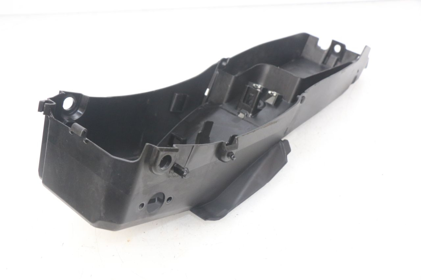 photo de PASSAGE ROUE ARRIERE YAMAHA MT-07 MT07 ABS 700 (2014 - 2017) - Gros plan technique