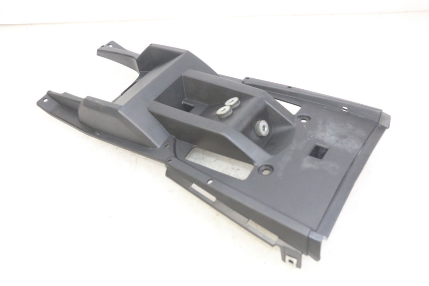 photo de PASSAGE ROUE ARRIERE YAMAHA MT ABS 125 (2014 - 2018) - Gros plan technique