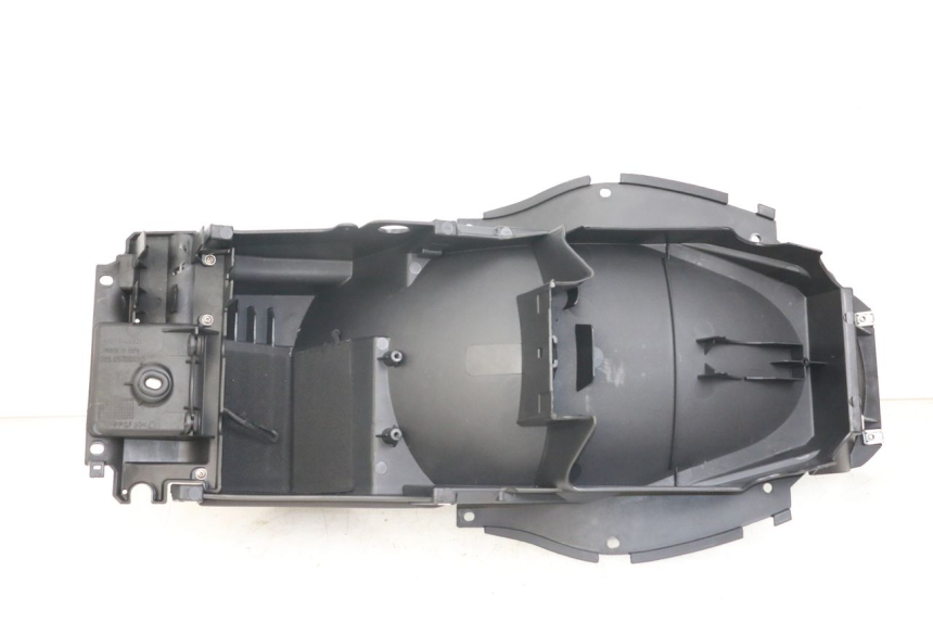 photo de PASSAGE ROUE ARRIERE MOTO GUZZI NORGE 8V GT 1200 (2011 - 2016) - Zoom état d’usage