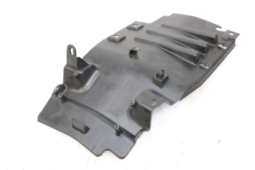 photo de PASSAGE ROUE ARRIERE ROYAL ENFIELD CONTINENTAL GT 650 (2019 - 2024) - Autre angle de vue