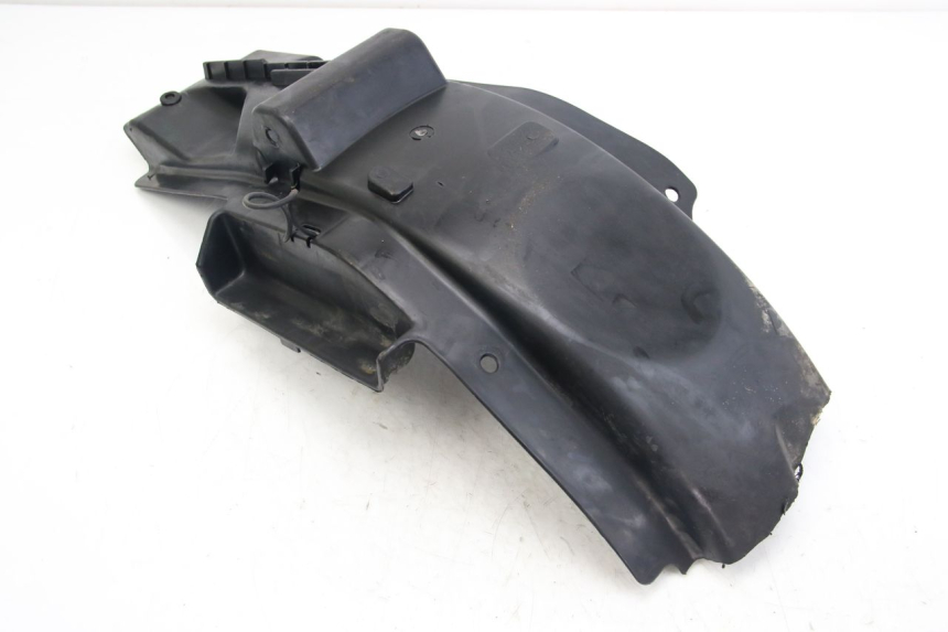 photo de PASSAGE ROUE ARRIERE HYOSUNG RT KARION 125 (2003 - 2007) - Gros plan technique