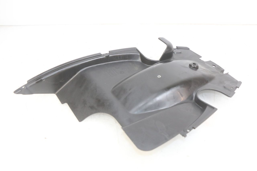 photo de PASSAGE ROUE ARRIERE APRILIA SCARABEO LIGHT 125 (2007 - 2011) - Autre angle de vue