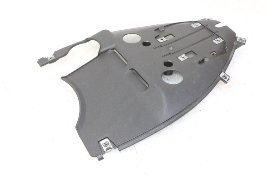 photo de PASSAGE ROUE ARRIERE APRILIA SR R 2T LC 50 (2018 - 2021) - Autre angle de vue