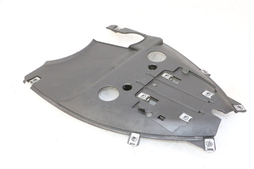 photo de PASSAGE ROUE ARRIERE APRILIA SR R 2T LC 50 (2018 - 2021) - Gros plan technique