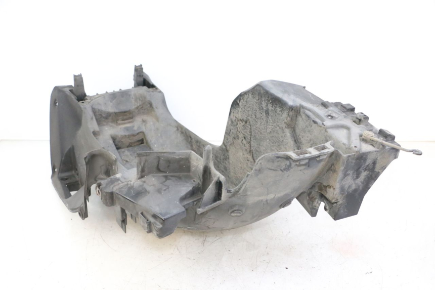 photo de PASSAGE ROUE ARRIERE HONDA ST PAN EUROPEAN 1300 (2002 - 2013) - Détail de la pièce