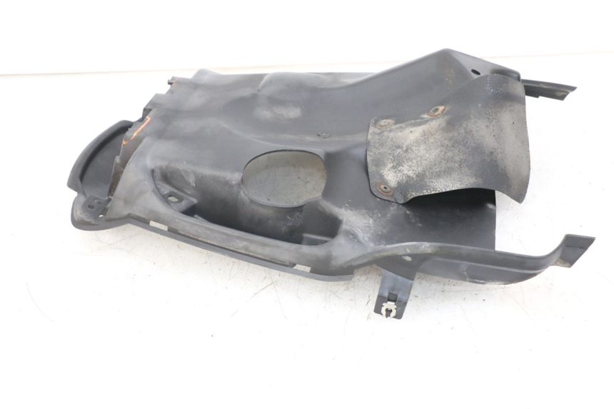 photo de PASSAGE ROUE ARRIERE MBK STUNT NAKED 50 (2004 - 2018) - Gros plan technique