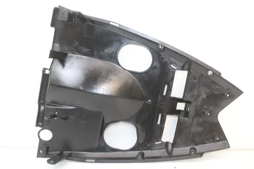 photo de PASSAGE ROUE ARRIERE KYMCO SUPER 8 4T 50 (2021 - 2024) - Gros plan technique