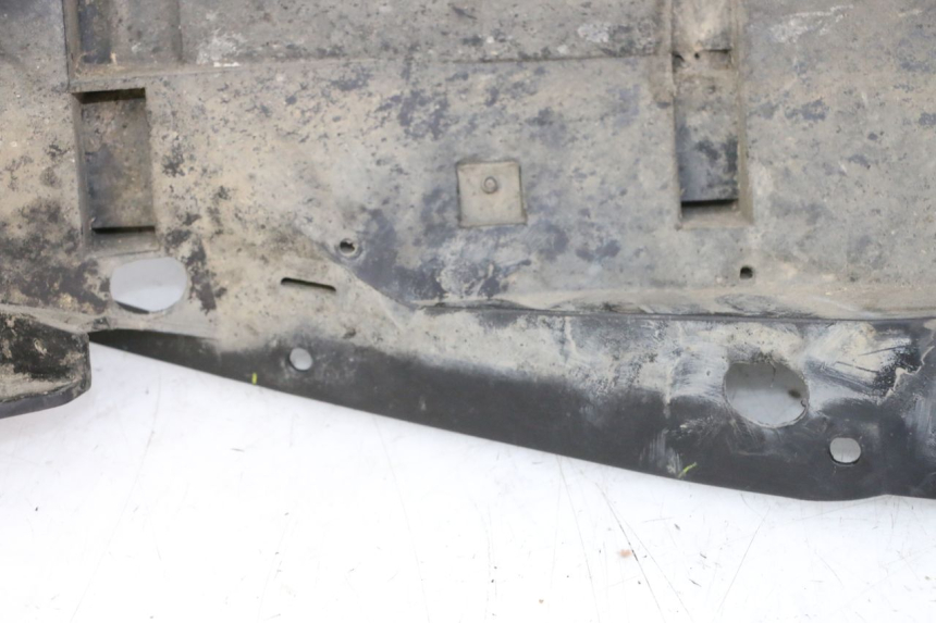 photo de PASSAGE ROUE ARRIERE YAMAHA TDM ABS 900 (2002 - 2014) - Autre angle de vue