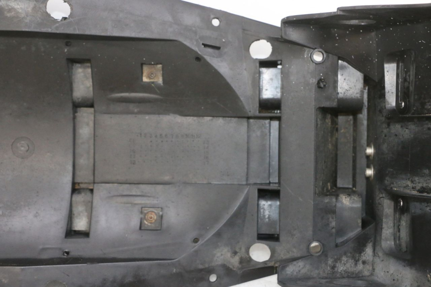 photo de PASSAGE ROUE ARRIERE YAMAHA TDM ABS 900 (2002 - 2014) - Autre angle de vue