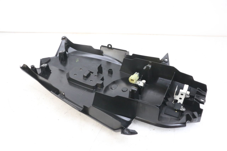 photo de PASSAGE ROUE ARRIERE KAWASAKI VERSYS ABS 650 (2015 - 2018) - Autre angle de vue