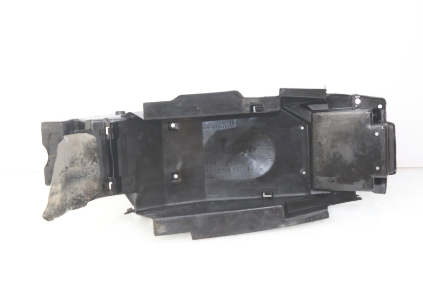 photo de PASSAGE ROUE ARRIERE HONDA VFR FI RC46 800 (1998 - 2001) - Autre angle de vue