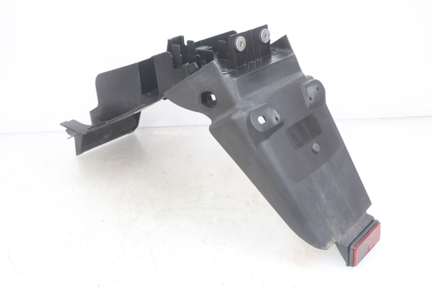 photo de PASSAGE ROUE ARRIERE DAELIM VJ ROADWIN FI 125 (2008 - 2017) - Gros plan technique