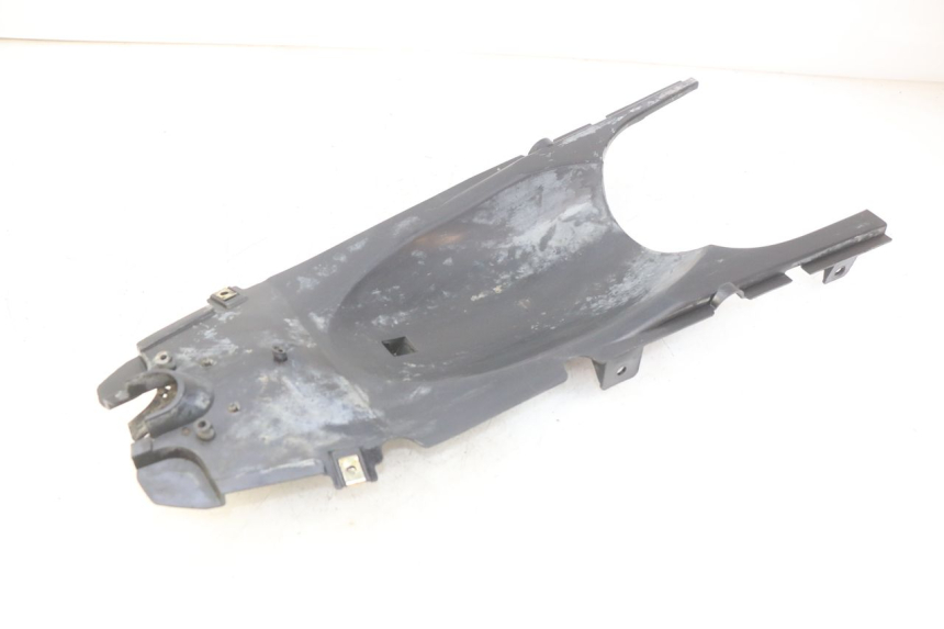 photo de PASSAGE ROUE ARRIERE SYM WOLF SB 125 (2011 - 2018) - Gros plan technique