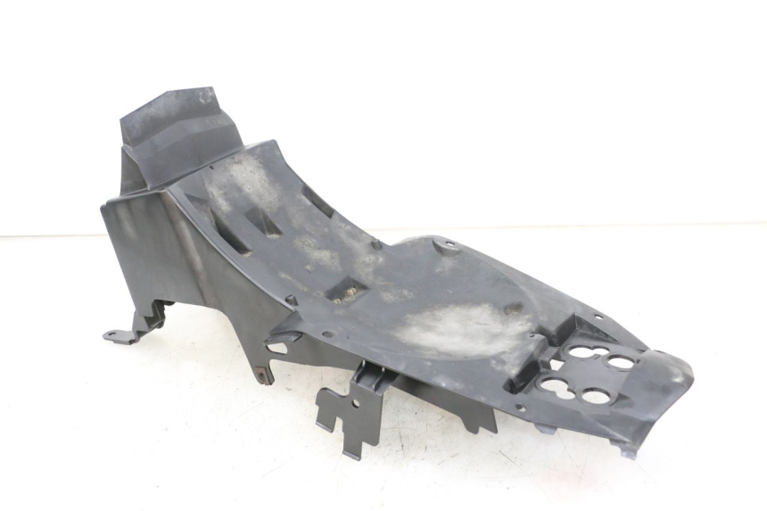 photo de PASSAGE ROUE ARRIERE YAMAHA XJ6 ABS 600 (2008 - 2016) - Gros plan technique