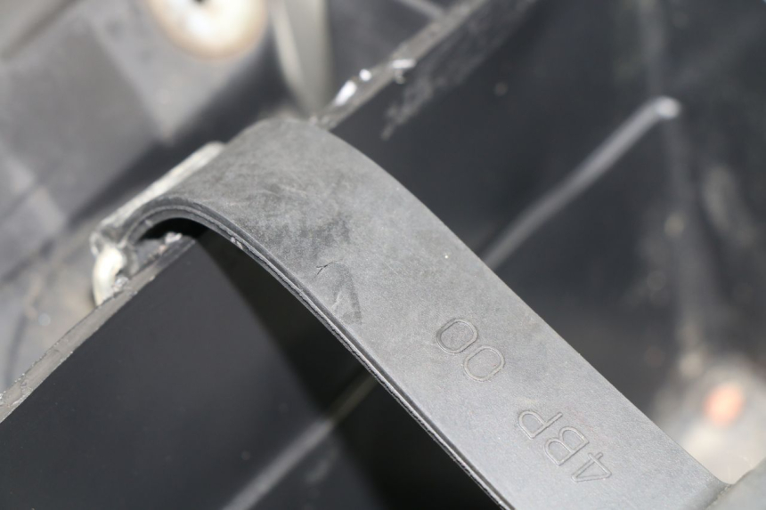 photo de PASSAGE ROUE ARRIERE YAMAHA XJS DIVERSION 600 (1997 - 1999) - Zoom état d’usage