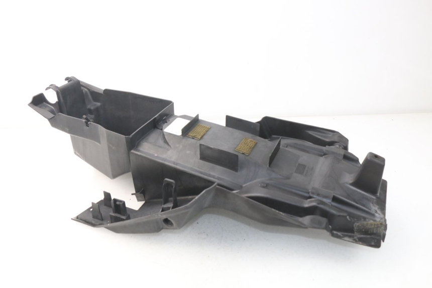 photo de PASSAGE ROUE ARRIERE HONDA XLV VARADERO 125 (2000 - 2006) - Gros plan technique