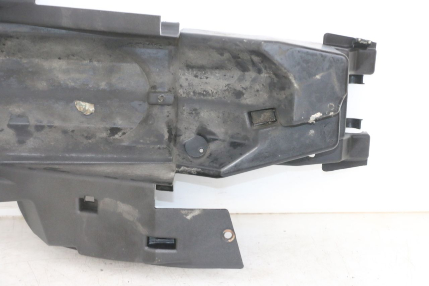 photo de PASSAGE ROUE ARRIERE HONDA XLV VARADERO 125 (2000 - 2006) - Gros plan technique