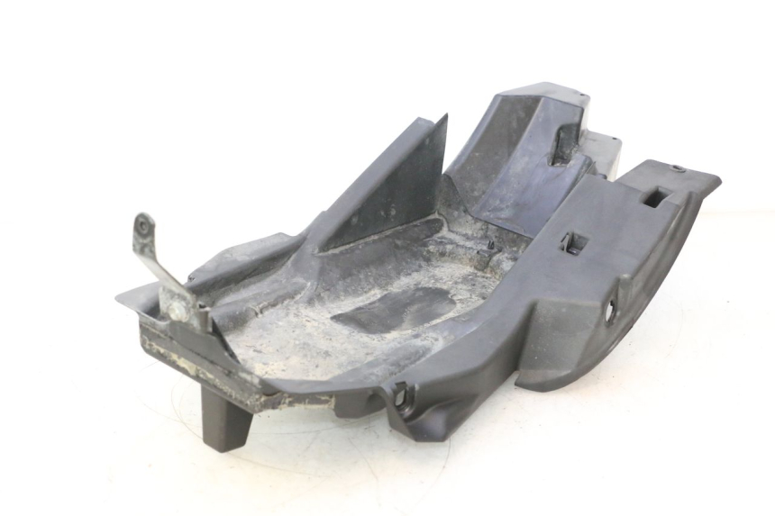 photo de PASSAGE ROUE ARRIERE HONDA XLV VARADERO 125 (2007 - 2012) - Points de fixation