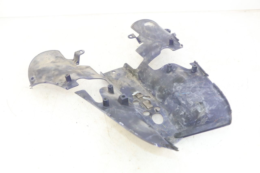 photo de PASSAGE ROUE ARRIERE YAMAHA YZF R1 1000 (2007 - 2008) - Gros plan technique