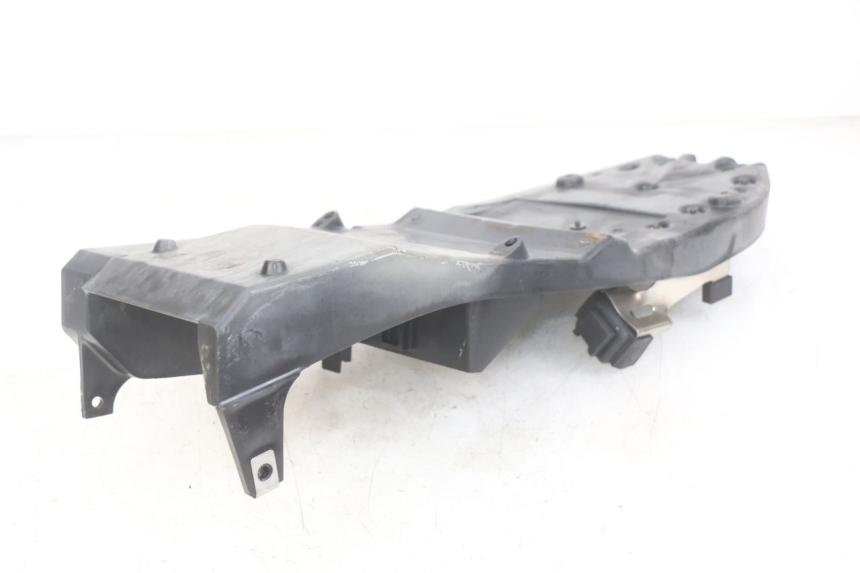 photo de PASSAGE ROUE ARRIERE KAWASAKI Z 750 (2007 - 2013) - Autre angle de vue