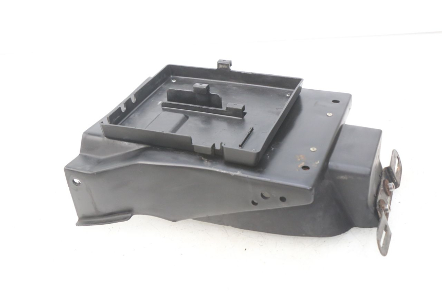 photo de PASSAGE ROUE ARRIERE KAWASAKI ZZR 600 (1995 - 2004) - Autre angle de vue