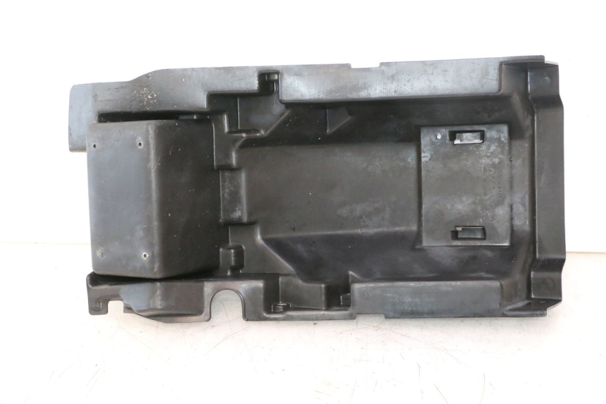 photo de PASSAGE ROUE ARRIERE KAWASAKI ZZR 600 (1995 - 2004) - Détail de la pièce