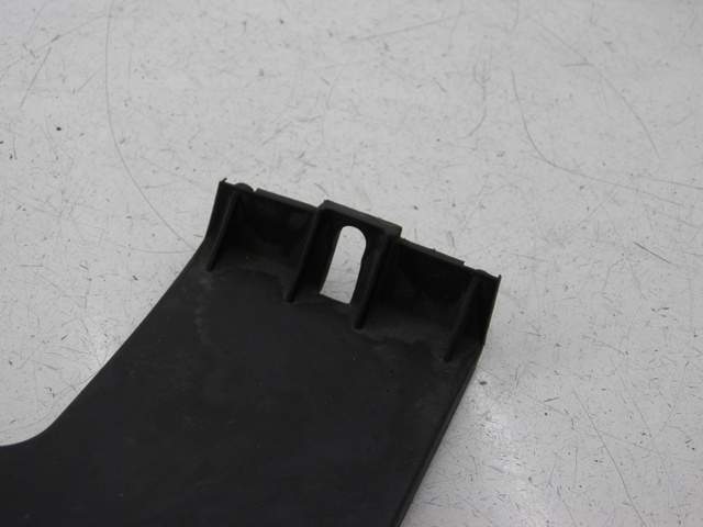 photo de PASSAGE ROUE AVANT PIAGGIO MP3 RL 125 (2006 - 2014) - Autre angle de vue