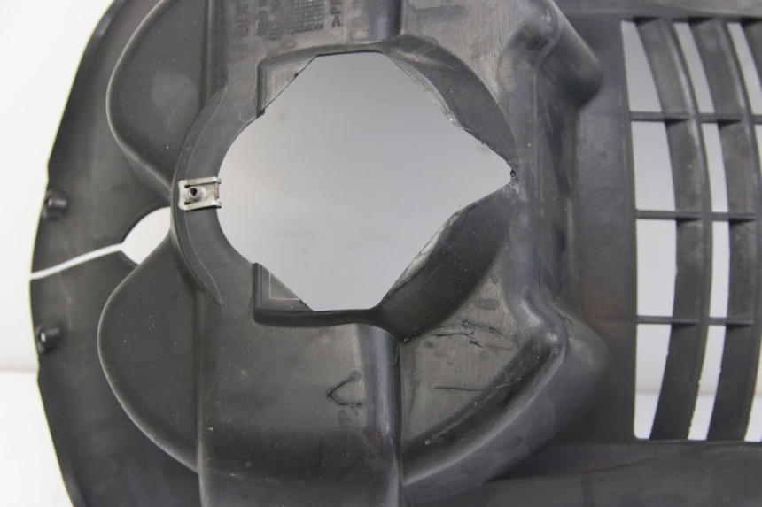 photo de PASSAGE ROUE AVANT APRILIA ATLANTIC 500 (2002 - 2003) - Gros plan technique