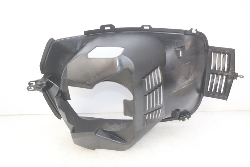 photo de PASSAGE ROUE AVANT PEUGEOT CITYSTAR 125 (2011 - 2017) - Autre angle de vue