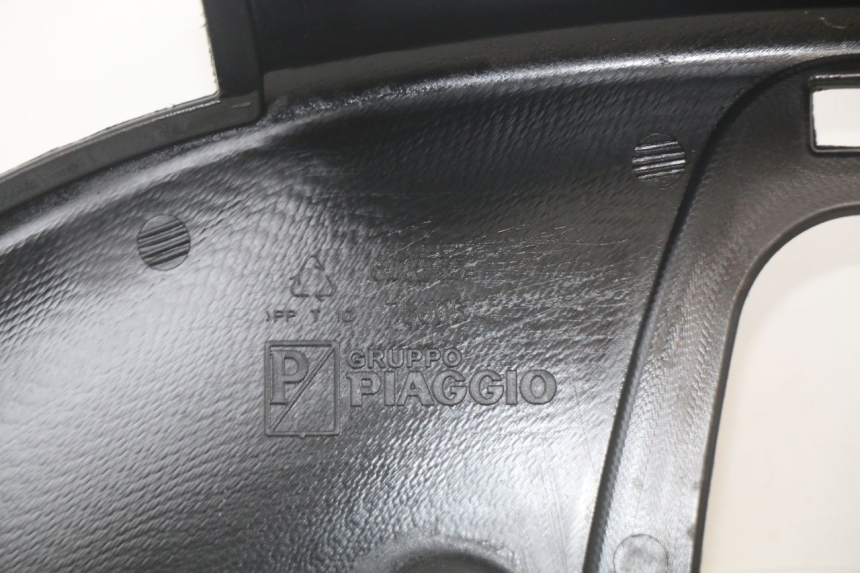 photo de PASSAGE ROUE AVANT PIAGGIO MP3 LT 400 (2007 - 2012) - Marquages et références