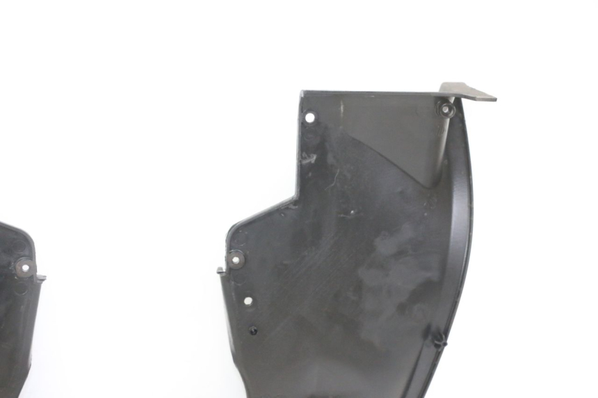 photo de PASSAGE ROUE AVANT PIAGGIO MP3 LT 400 (2007 - 2012) - Vue d’ensemble