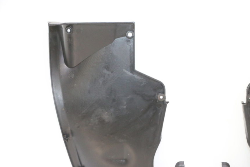 photo de PASSAGE ROUE AVANT PIAGGIO MP3 LT 400 (2007 - 2012) - Points de fixation