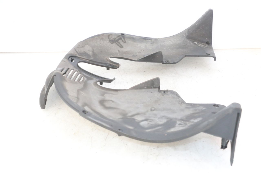 photo de PASSAGE ROUE AVANT PIAGGIO MP3 LT 400 (2007 - 2012) - Marquages et références