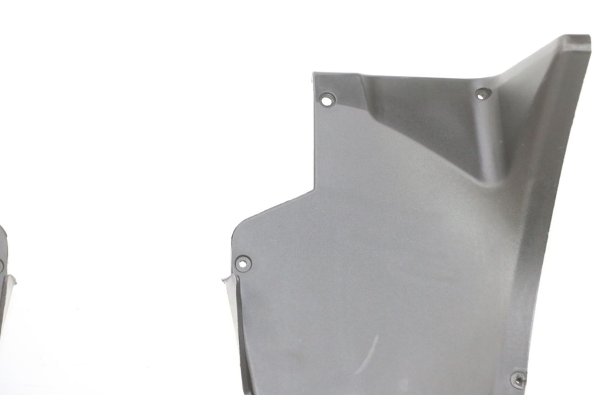 photo de PASSAGE ROUE AVANT PIAGGIO MP3 RL 250 (2006 - 2010) - Zoom composants