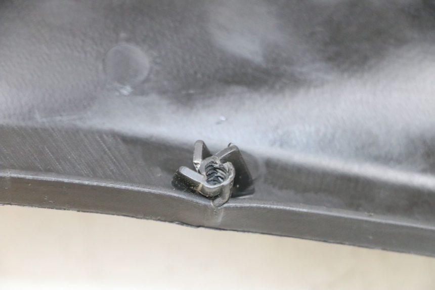 photo de PASSAGE ROUE AVANT PIAGGIO MP3 RL 250 (2006 - 2010) - Autre angle de vue