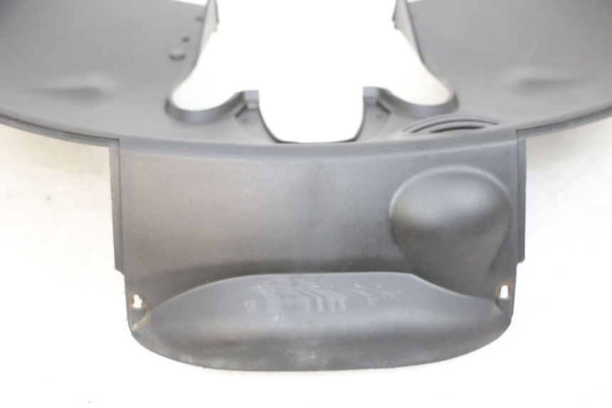 photo de PASSAGE ROUE AVANT PIAGGIO MP3 RL 250 (2006 - 2010) - Points de fixation