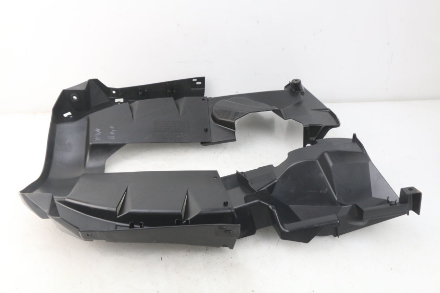 photo de PASSAGE ROUE AVANT MBK MW TRYPTIK 125 (2017 - 2022) - Autre angle de vue