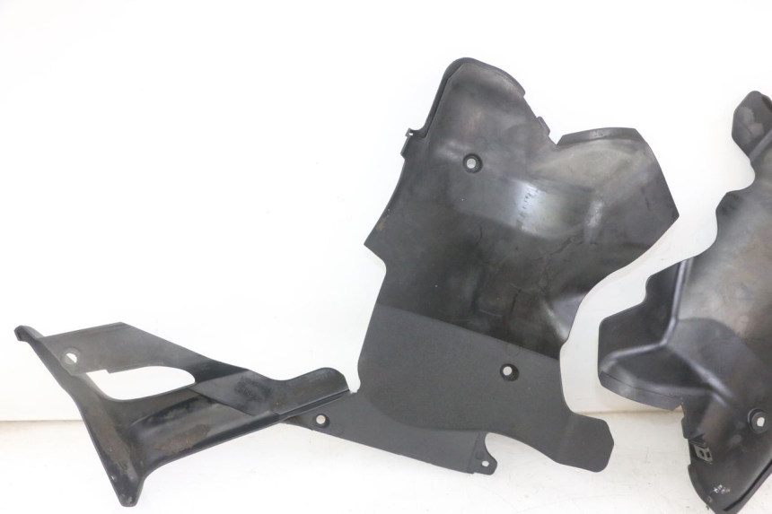 photo de PASSAGE ROUE AVANT HONDA NTV DEAUVILLE ABS 700 (2007 - 2016) - Gros plan technique