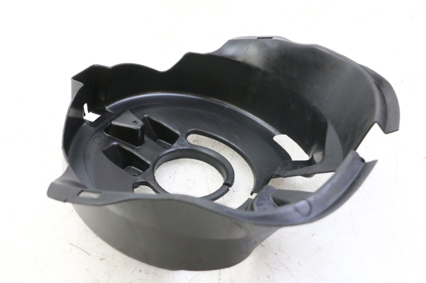 photo de PASSAGE ROUE AVANT PEUGEOT TREKKER TKR 50 (2005 - 2014) - Gros plan technique