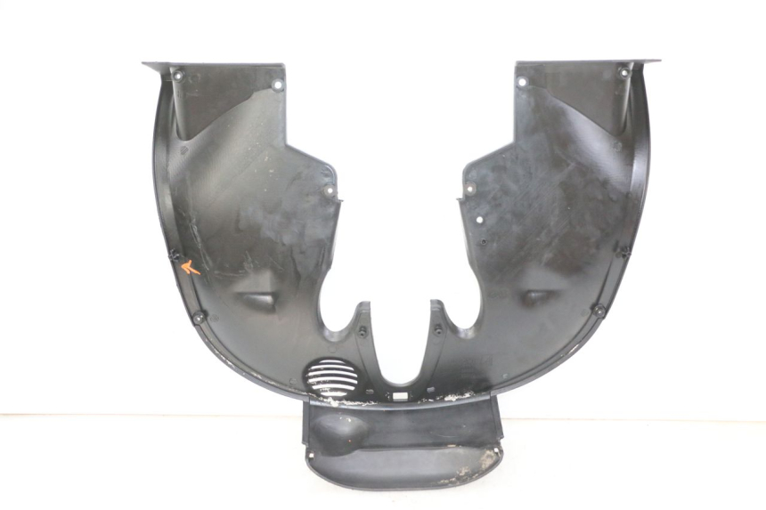 photo de PASSAGE ROUE AVANT PIAGGIO MP3 LT 400 (2007 - 2012) - Gros plan technique