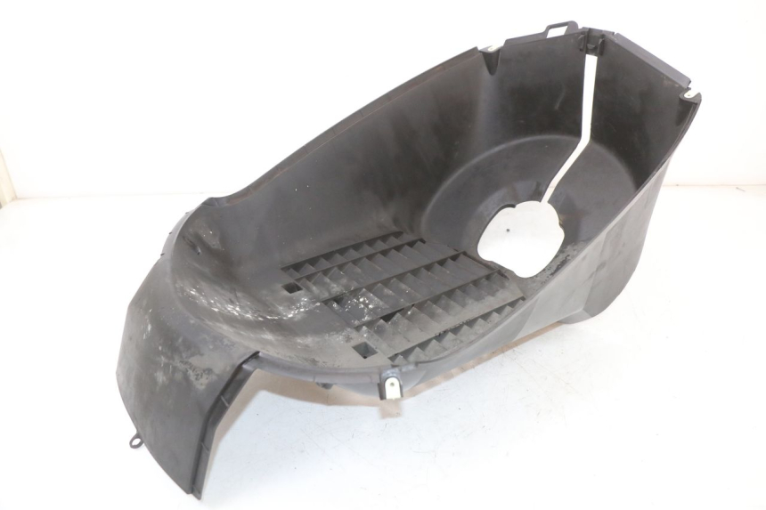 photo de PASSAGE ROUE AVANT PEUGEOT SATELIS 125 (2010 - 2012) - Points de fixation