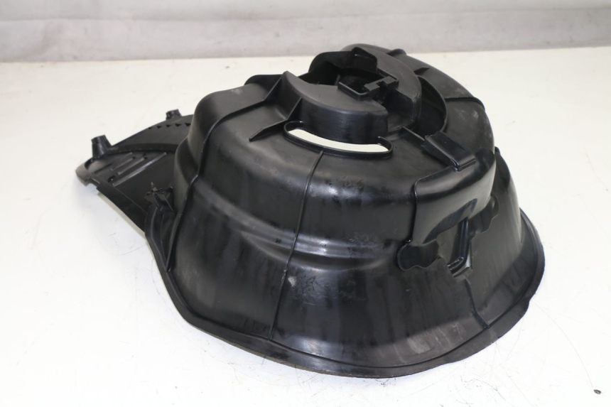 photo de PASSAGE ROUE AVANT MBK SKYLINER 125 (1998 - 2001) - Autre angle de vue