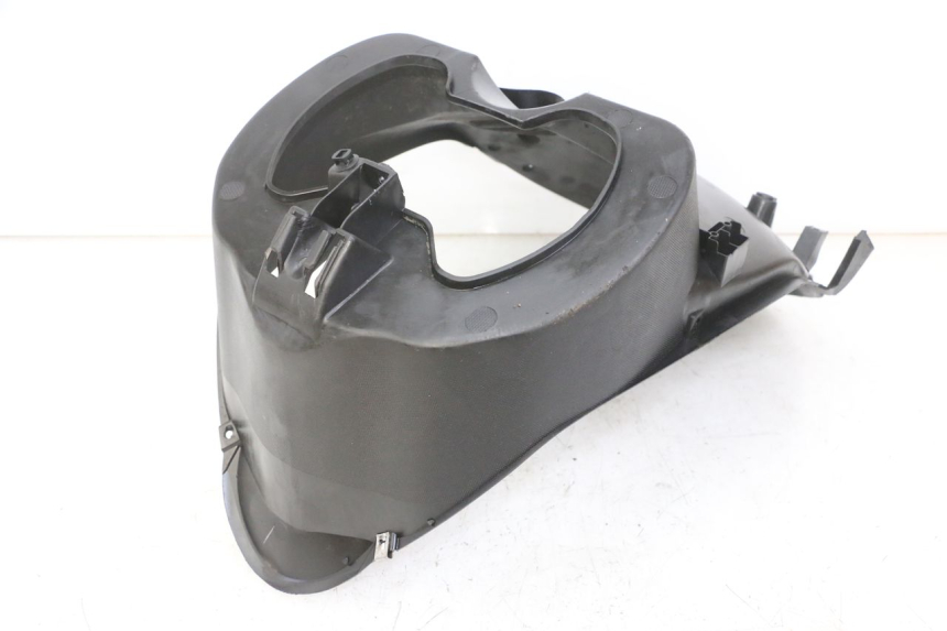 photo de PASSAGE ROUE AVANT APRILIA SR 2T 50 (2018 - 2022) - Gros plan technique