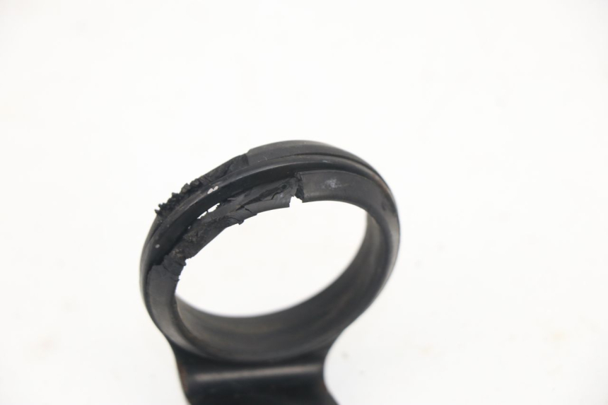 photo de PATTE PHARE SUZUKI DR DJEBEL 600 (1985 - 1990) - Détail de la pièce