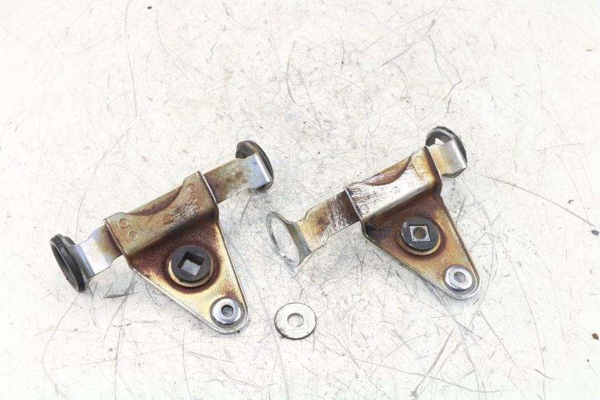 photo de PATTE PHARE SUZUKI GN 125 (1997 - 2000) - Zoom état d’usage