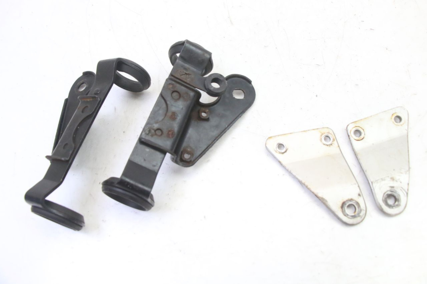 photo de PATTE PHARE SUZUKI GS GSE 500 (2001 - 2003) - Détail de la pièce