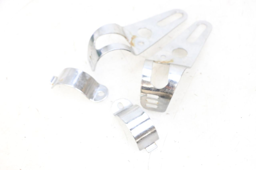 photo de PATTE PHARE SUZUKI GSF N BANDIT 600 (1996 - 1999) - Zoom état d’usage