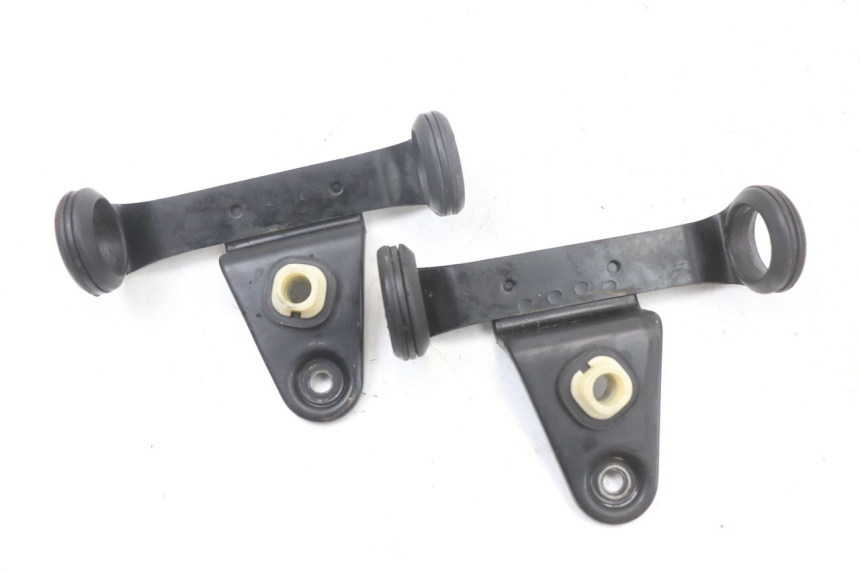 photo de PATTE PHARE SUZUKI GSX E 250 (1982 - 1983) - Détail de la pièce