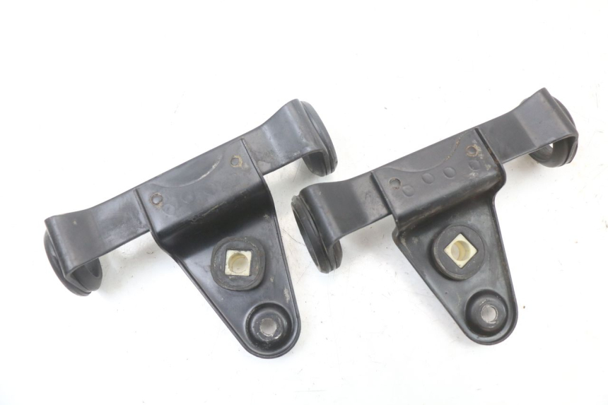 photo de PATTE PHARE SUZUKI GSX E 250 (1982 - 1983) - Autre angle de vue