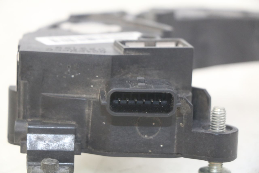 photo de PEDALE ACCELERATEUR RENAULT TWIZY 45 (2012 - 2019) - Zoom état d’usage